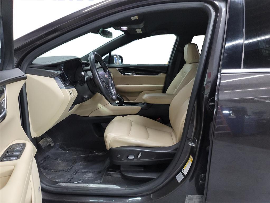 used 2017 Cadillac XT5 car, priced at $10,500