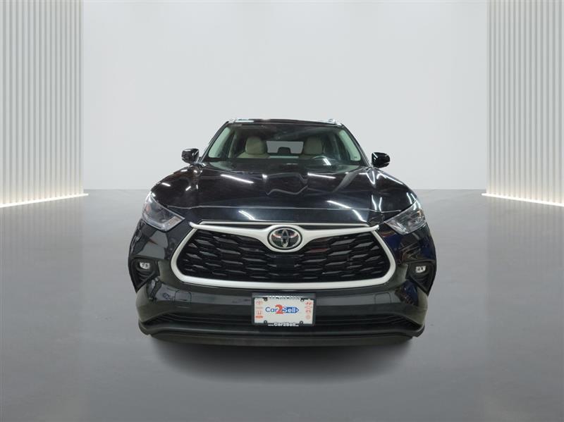 used 2022 Toyota Highlander car, priced at $28,900