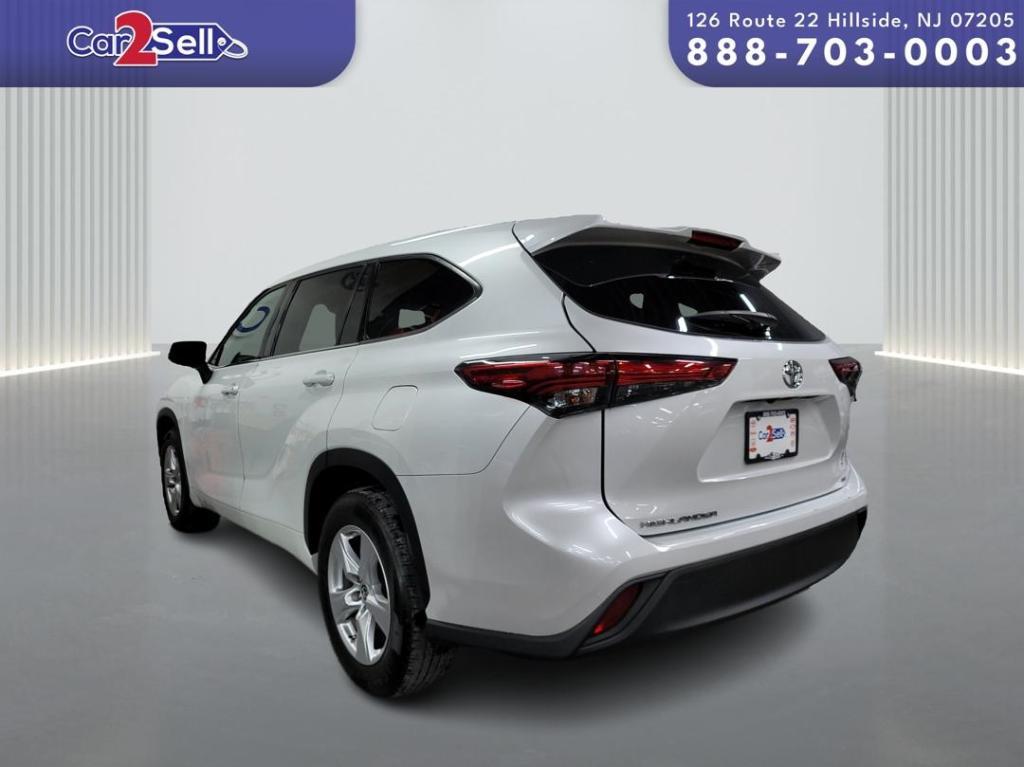 used 2022 Toyota Highlander car, priced at $21,900