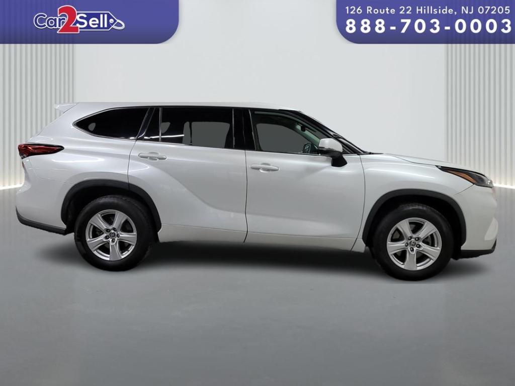 used 2022 Toyota Highlander car, priced at $21,900