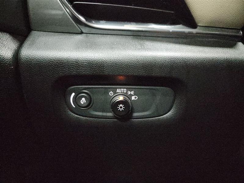 used 2023 Chevrolet Traverse car, priced at $22,900