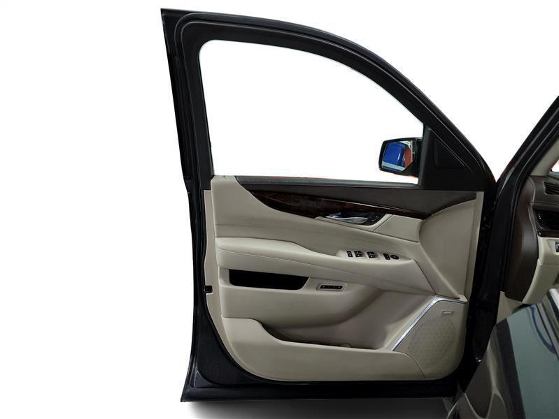 used 2015 Cadillac Escalade ESV car, priced at $28,900