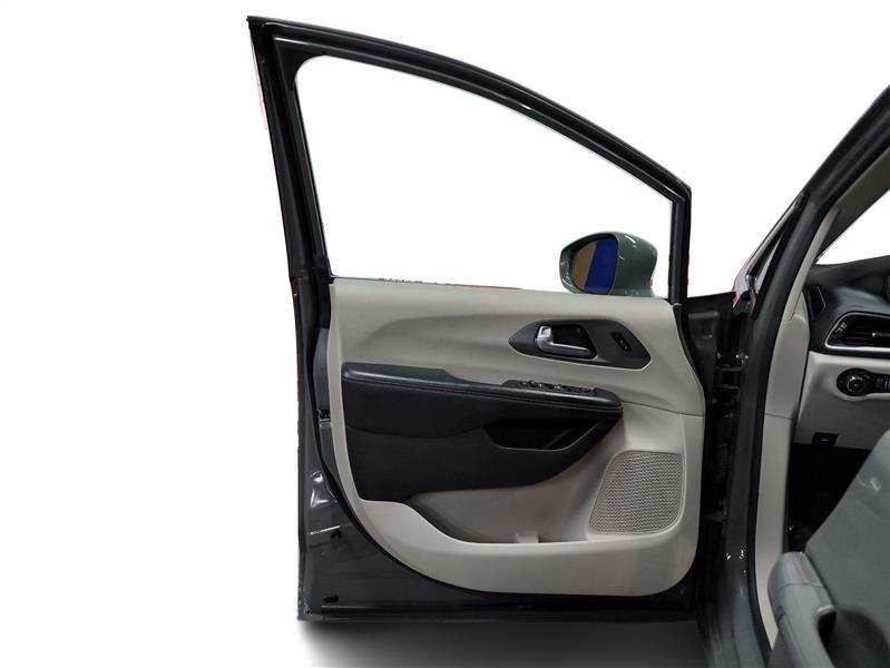 used 2022 Chrysler Pacifica car, priced at $21,900