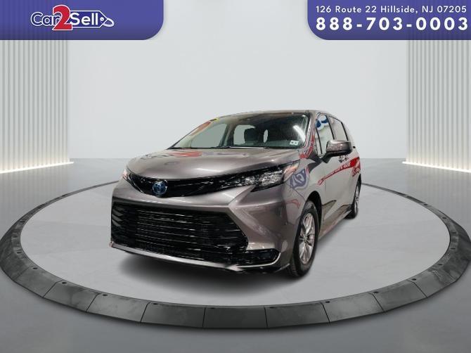 used 2022 Toyota Sienna car, priced at $37,900