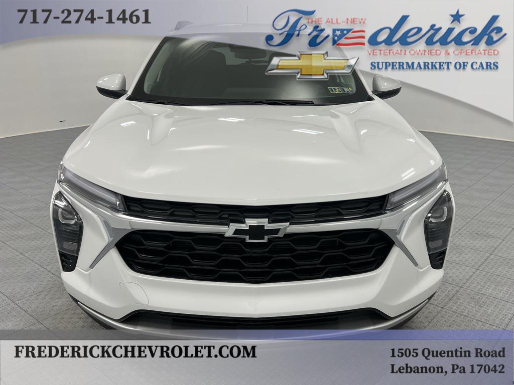 new 2025 Chevrolet Trax car, priced at $25,590