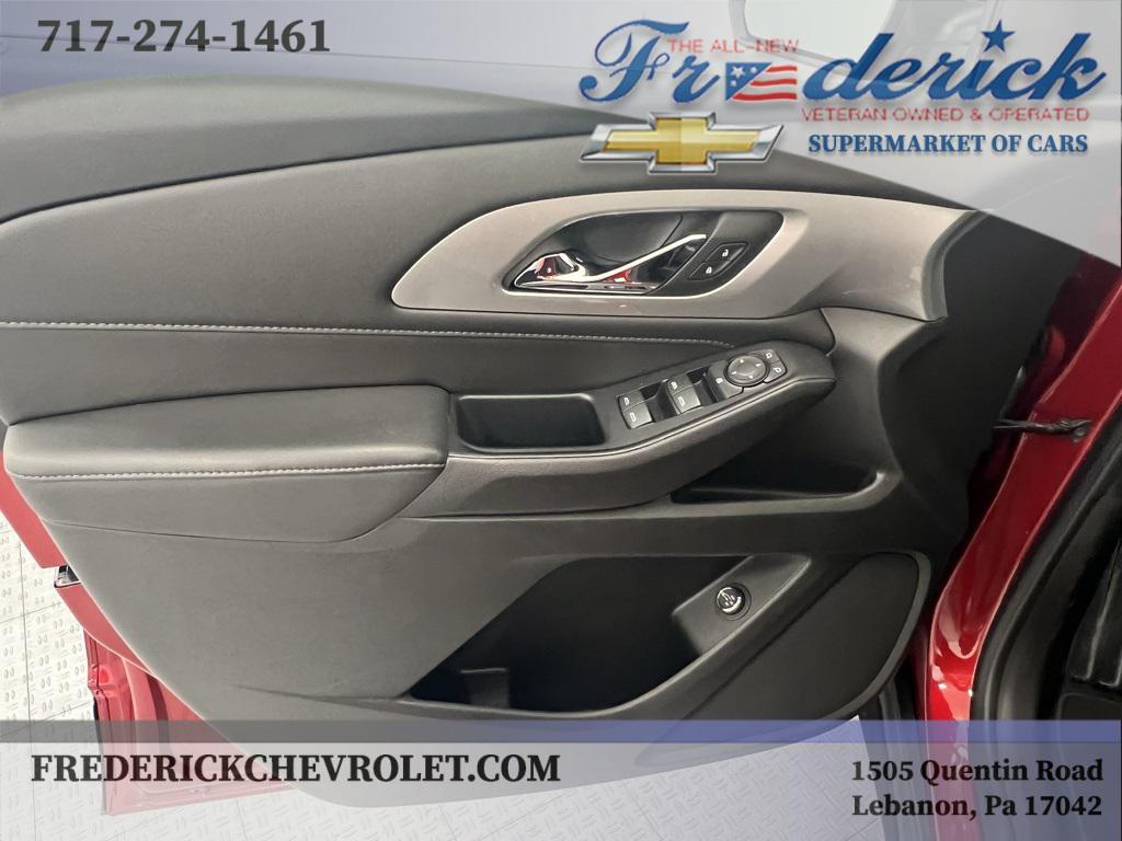 used 2022 Chevrolet Traverse car, priced at $29,900