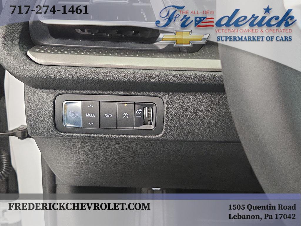 new 2025 Chevrolet Traverse car, priced at $914,700