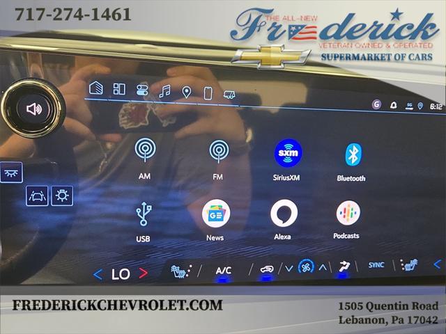 new 2025 Chevrolet Traverse car