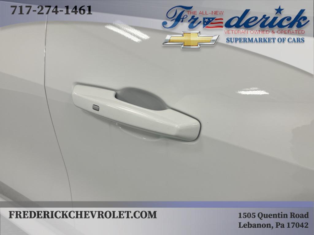 new 2025 Chevrolet Traverse car