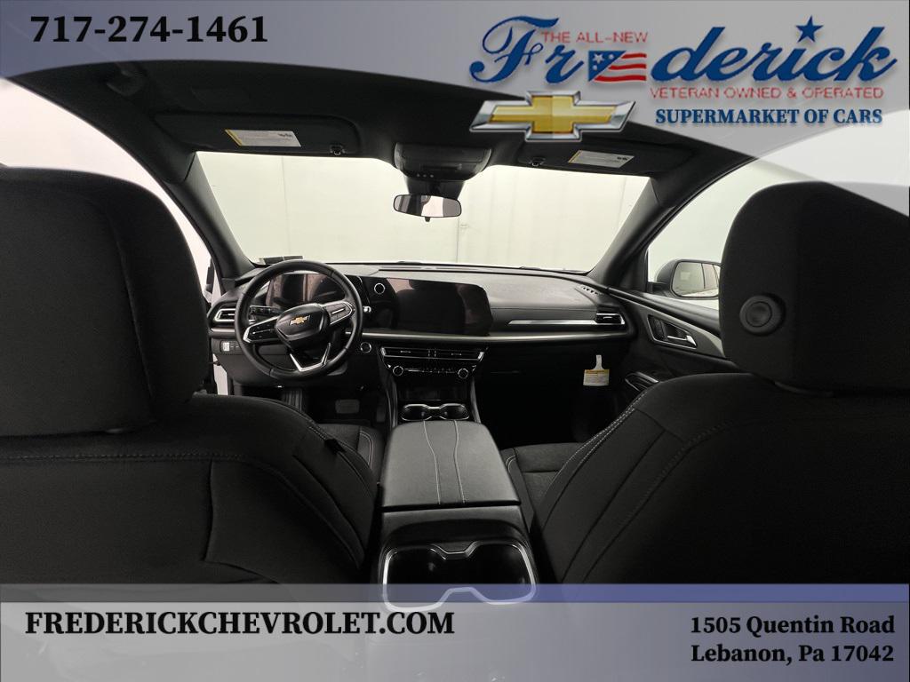 new 2025 Chevrolet Traverse car