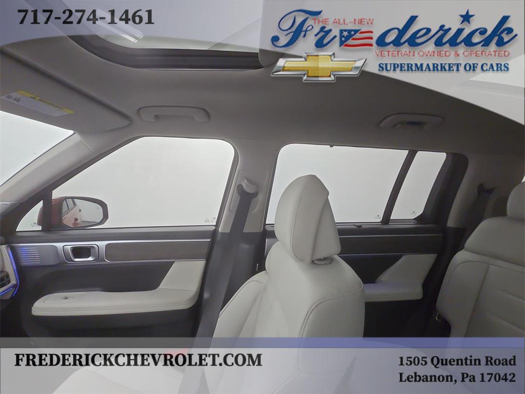 used 2025 Hyundai Santa Fe car, priced at $38,990