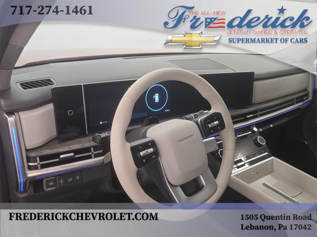 used 2025 Hyundai Santa Fe car, priced at $38,990