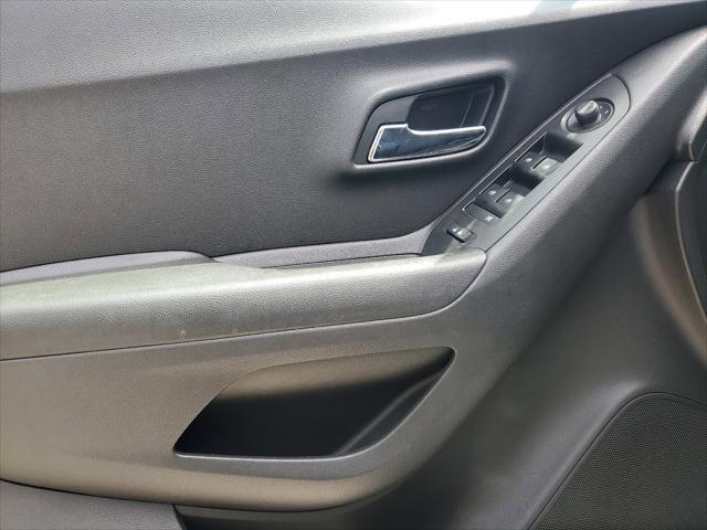 used 2021 Chevrolet Trax car, priced at $10,526