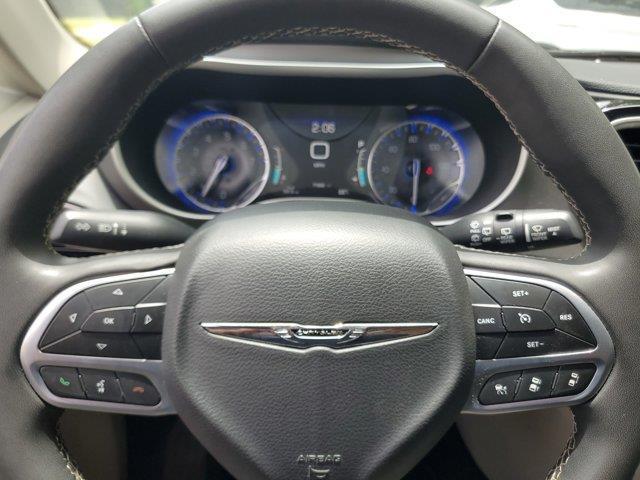 used 2022 Chrysler Pacifica car, priced at $15,226