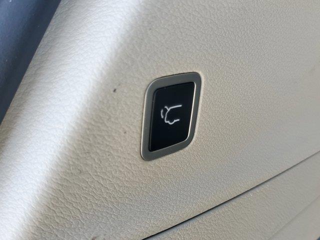 used 2022 Chrysler Pacifica car, priced at $14,918