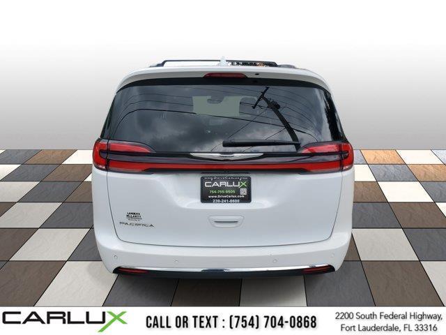 used 2022 Chrysler Pacifica car, priced at $13,418