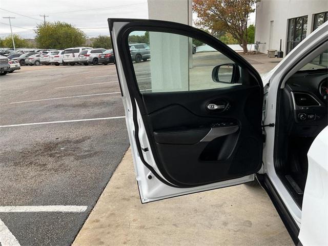 used 2021 Jeep Cherokee car, priced at $18,995