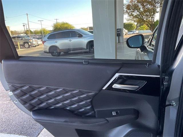 used 2023 Mitsubishi Outlander PHEV car