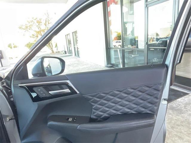 used 2023 Mitsubishi Outlander PHEV car