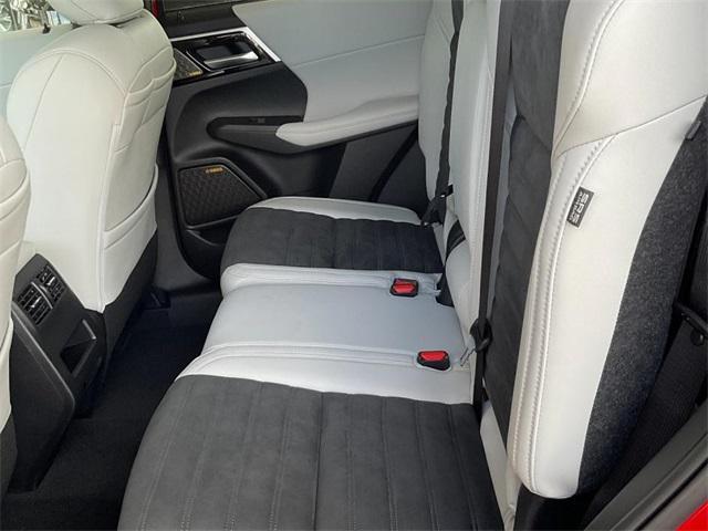 new 2025 Mitsubishi Outlander car, priced at $39,915