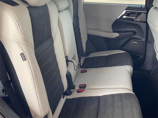 new 2025 Mitsubishi Outlander car, priced at $39,915