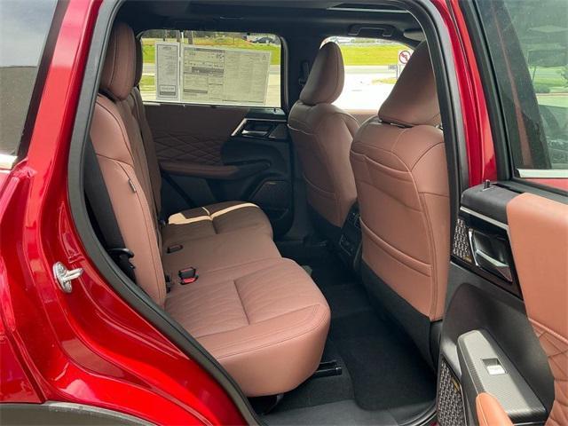 new 2025 Mitsubishi Outlander car, priced at $46,875