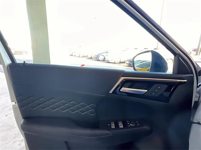 new 2025 Mitsubishi Outlander PHEV car, priced at $51,405