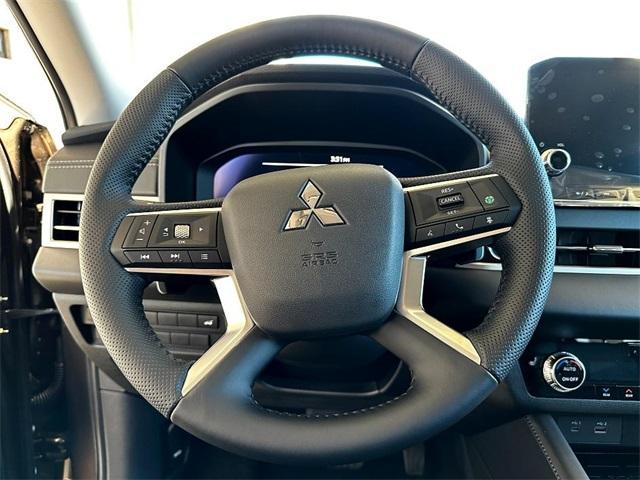 new 2024 Mitsubishi Outlander car, priced at $33,335