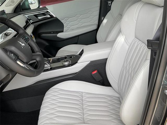 new 2025 Mitsubishi Outlander car, priced at $40,980