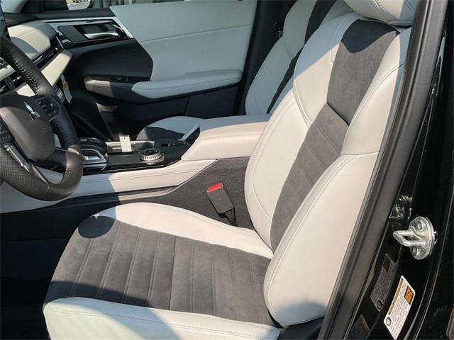 new 2025 Mitsubishi Outlander car, priced at $38,540
