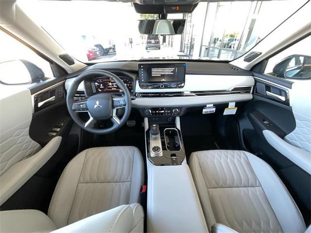 new 2025 Mitsubishi Outlander car, priced at $47,035