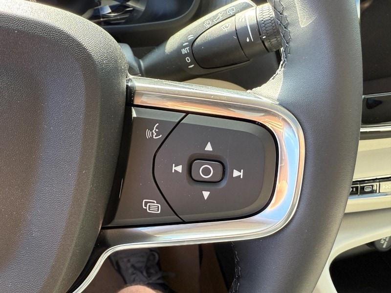 new 2025 Volvo XC40 car, priced at $51,565