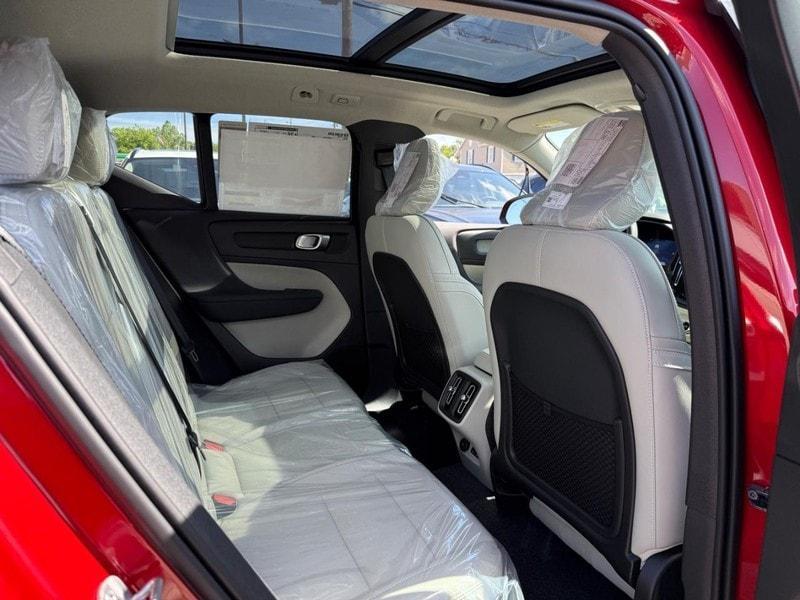 new 2025 Volvo XC40 car, priced at $51,565