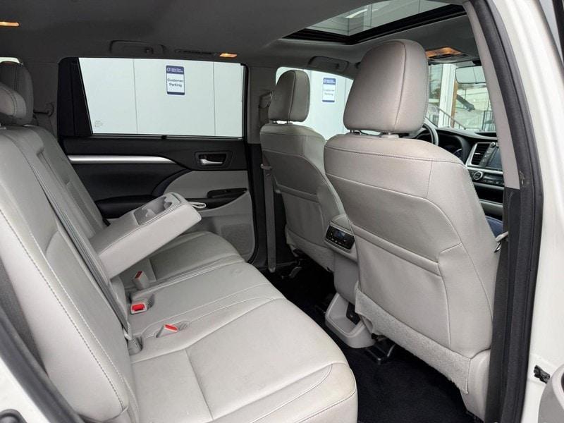 used 2018 Toyota Highlander car, priced at $26,822