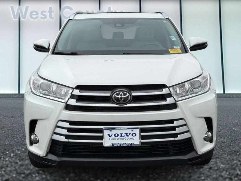 used 2018 Toyota Highlander car, priced at $26,822