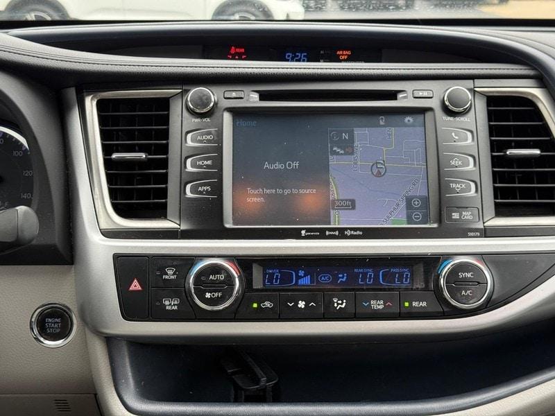 used 2018 Toyota Highlander car, priced at $26,822
