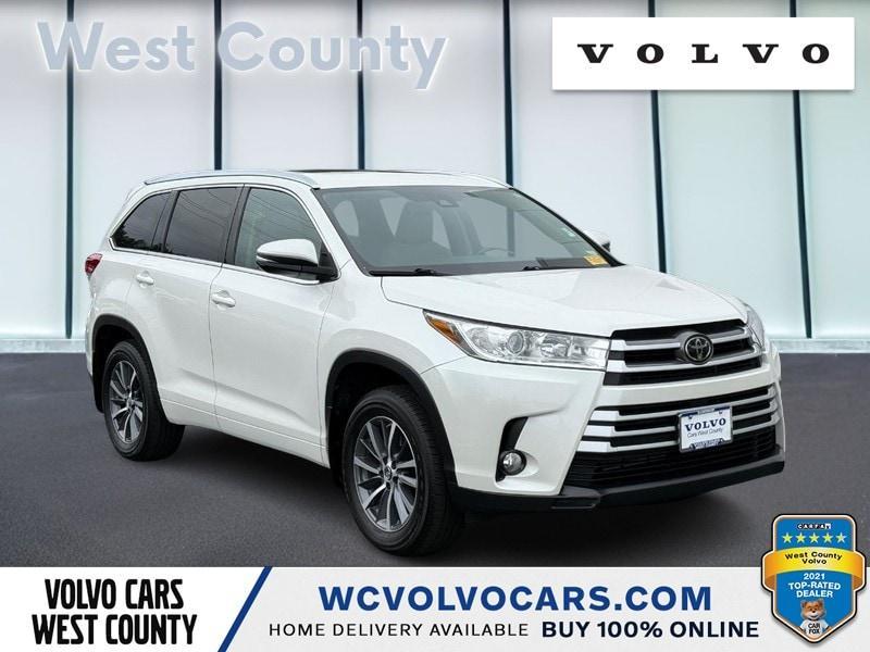used 2018 Toyota Highlander car, priced at $26,822