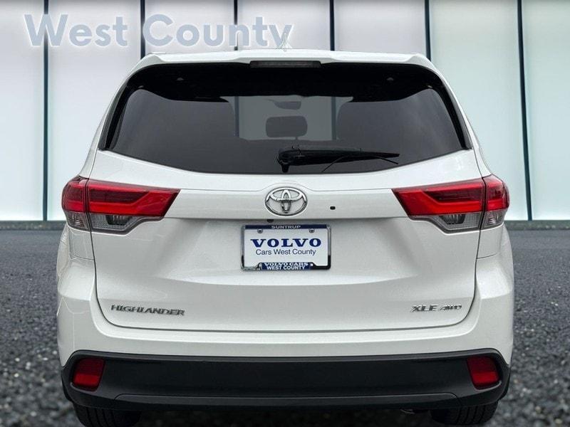 used 2018 Toyota Highlander car, priced at $26,822