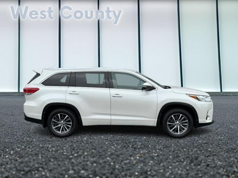 used 2018 Toyota Highlander car, priced at $26,822