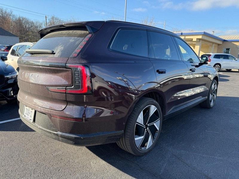 new 2025 Volvo EX90 car, priced at $95,140