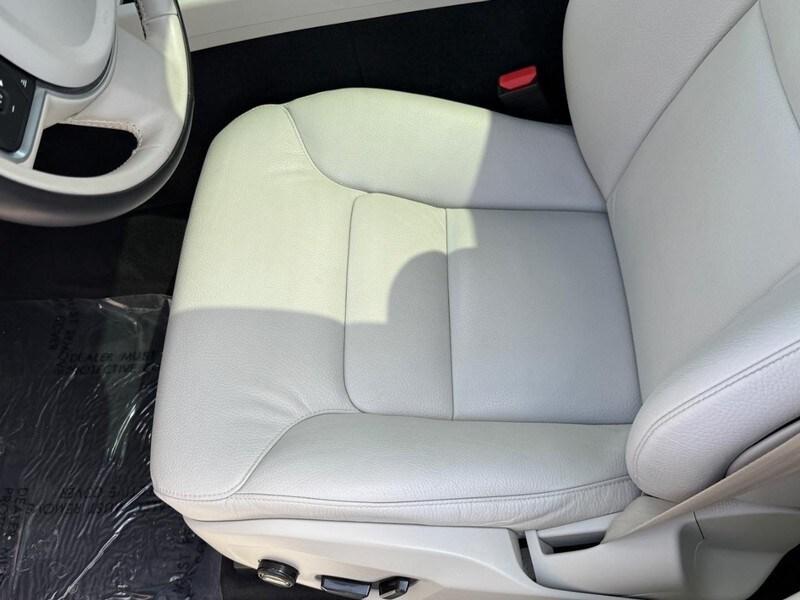 used 2021 Volvo XC60 car, priced at $32,878