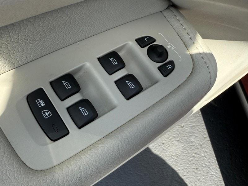 used 2021 Volvo XC60 car, priced at $30,994