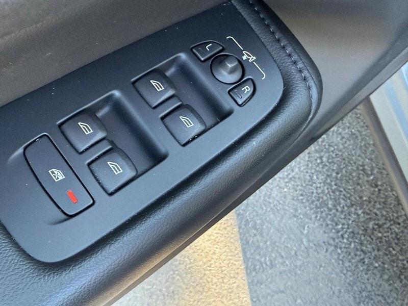 used 2023 Volvo XC60 car, priced at $36,872