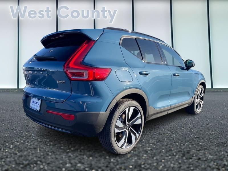 new 2025 Volvo XC40 car, priced at $49,790