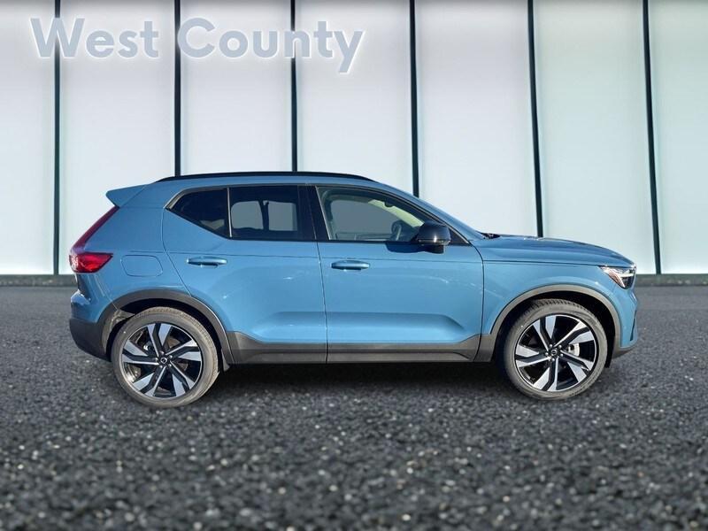 new 2025 Volvo XC40 car, priced at $49,790