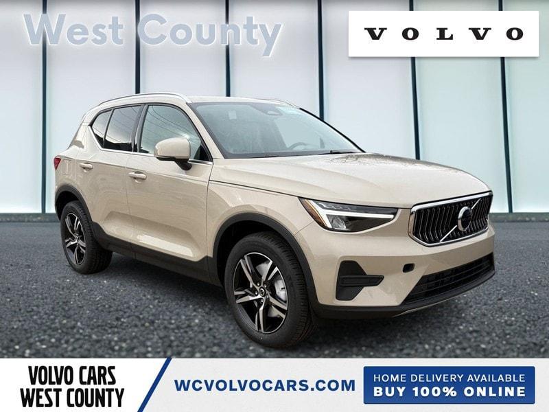 new 2025 Volvo XC40 car, priced at $44,595