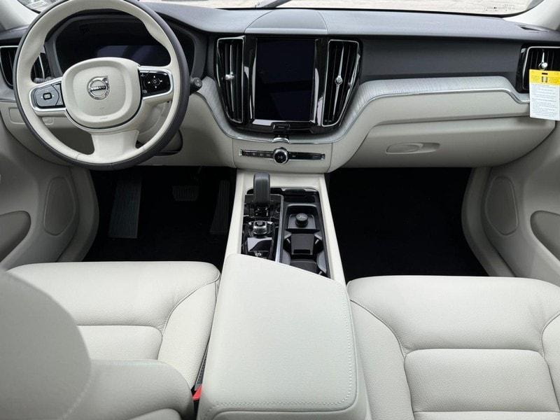 new 2025 Volvo XC60 Plug-In Hybrid car