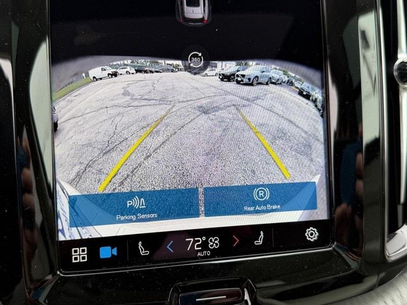 new 2025 Volvo XC60 Plug-In Hybrid car