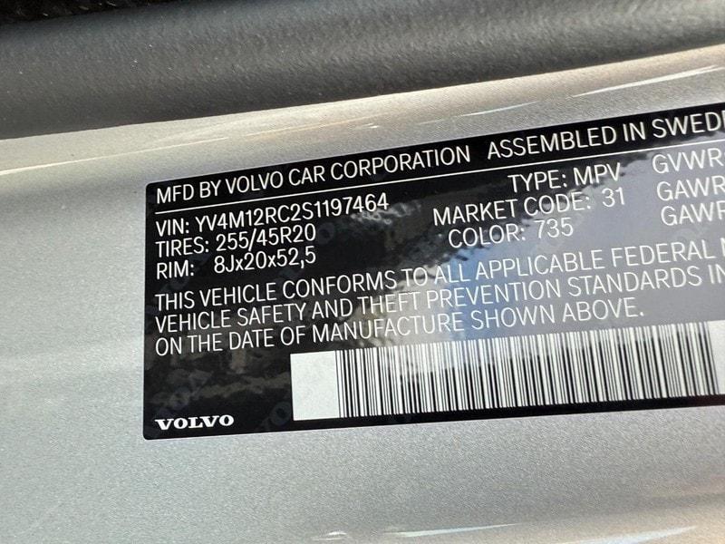 new 2025 Volvo XC60 car, priced at $51,795