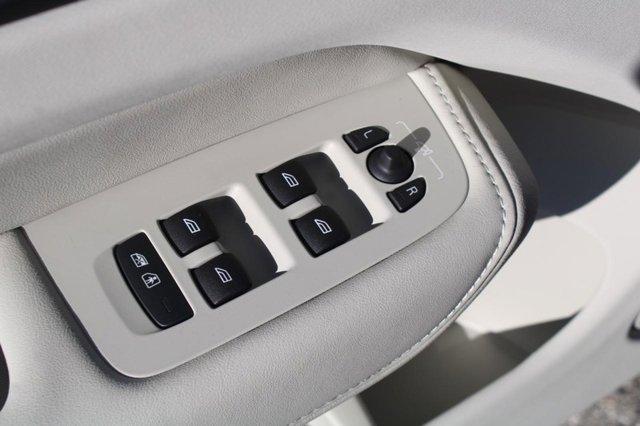 new 2025 Volvo XC60 Plug-In Hybrid car, priced at $52,975